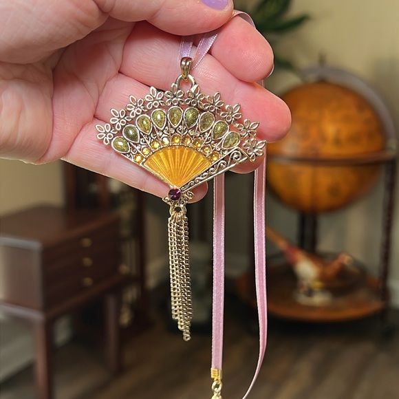 15.5-17.5” Vintage Asian enamel rhinestone oriental folding fan tassel necklace - Picture 2 of 7